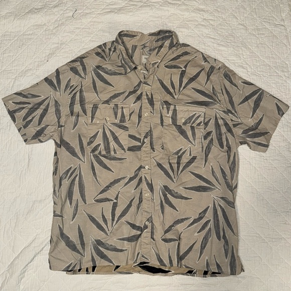 American Eagle Outfitters Other - Like new men’s XXL American eagle button down shirt sleeve (999)